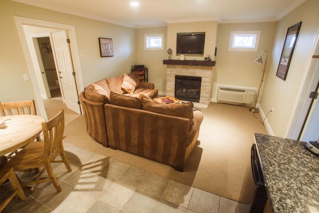 Seven Oaks Bed & Breakfast Lake Geneva Δωμάτιο φωτογραφία