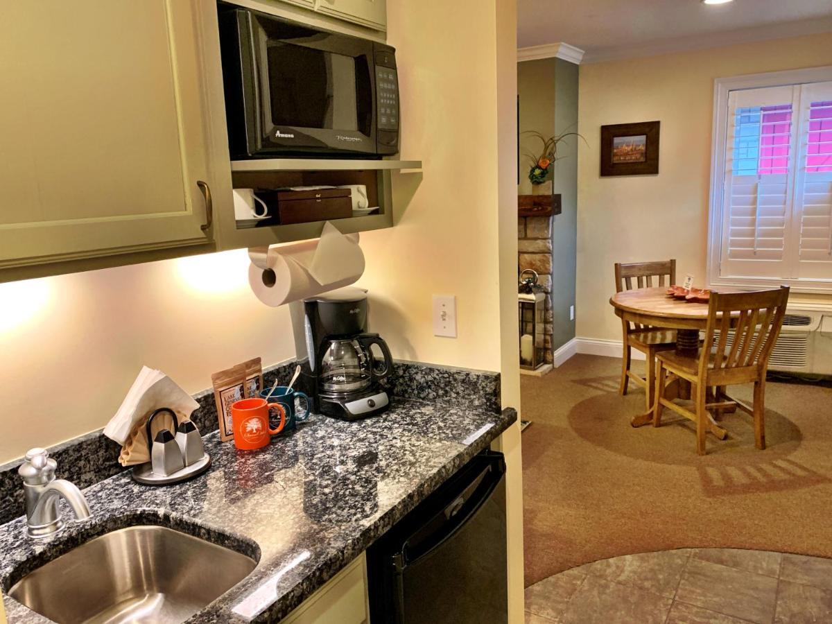 Seven Oaks Bed & Breakfast Lake Geneva Εξωτερικό φωτογραφία